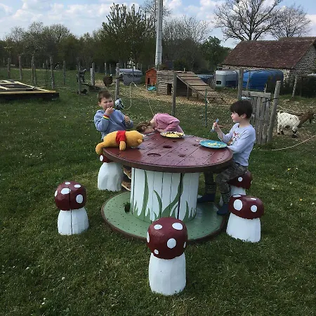 The Country Shack Pod Kamp alanı
